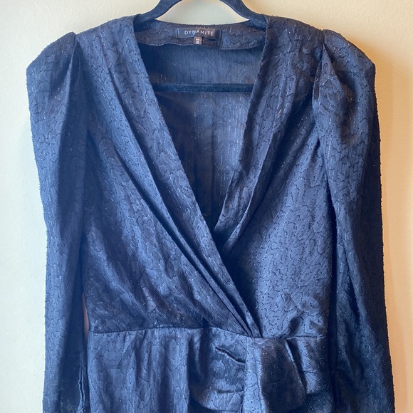 ✨BRAND NEW✨ DYNAMITE BLACK LEOPARD SPARKLY DRESS WITH RUFFLE DETAILING - Picture 2 of 16